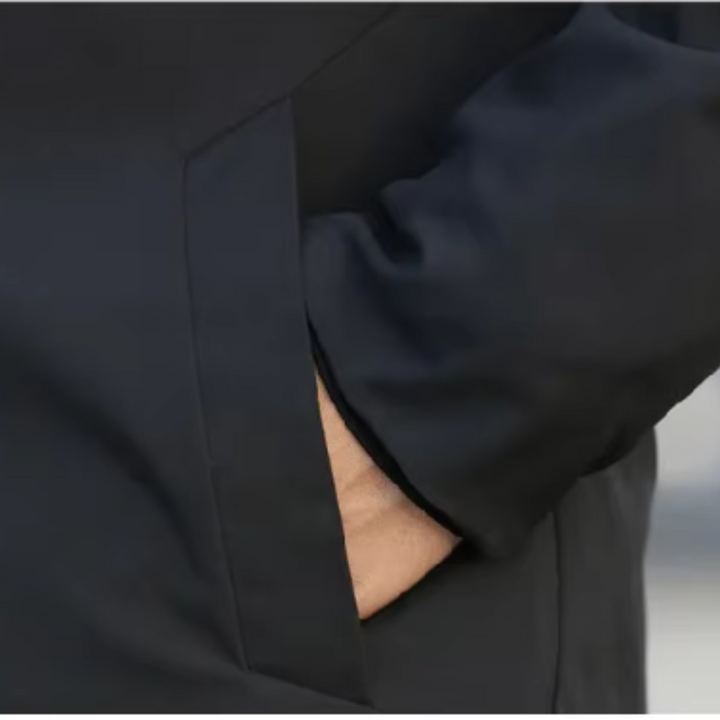 Gary – Sleek Hooded Windbreaker