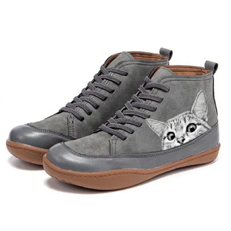 Lucy – Playful High-Top Sneakers