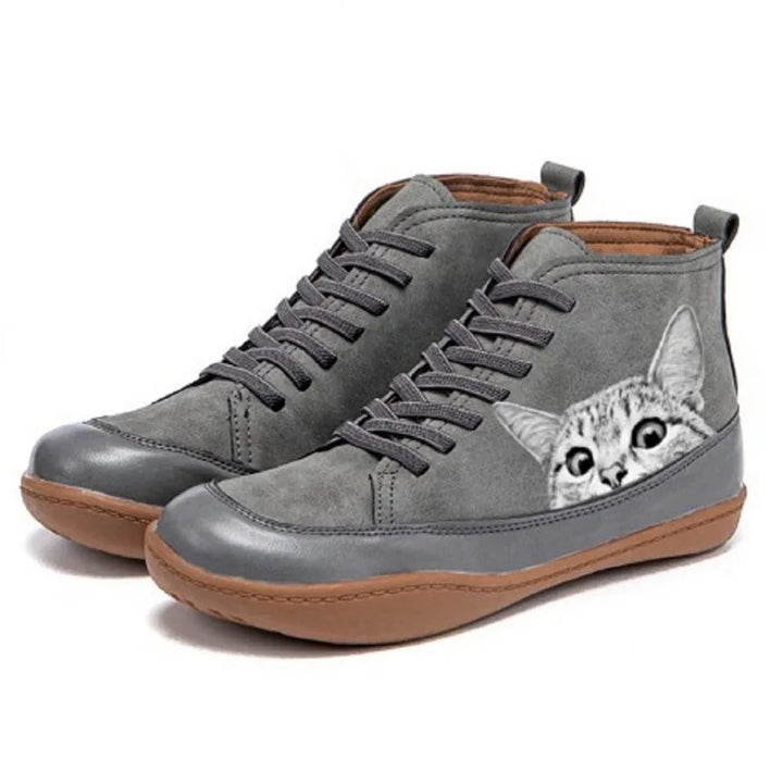 Lucy – Playful High-Top Sneakers